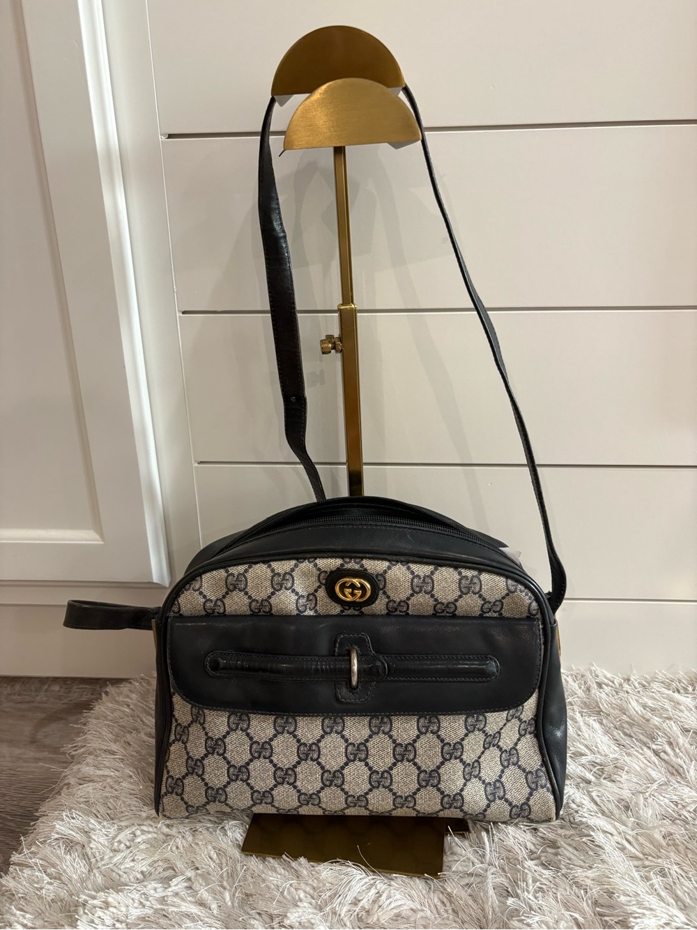 Vintage Gucci GG Supreme Crossbody in Beige and Black Leather - Picture 3 of 13